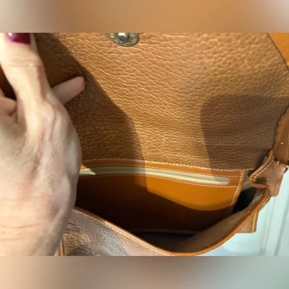 Vintage Carlos Falchi leather crossbody bag - Picture 4 of 14